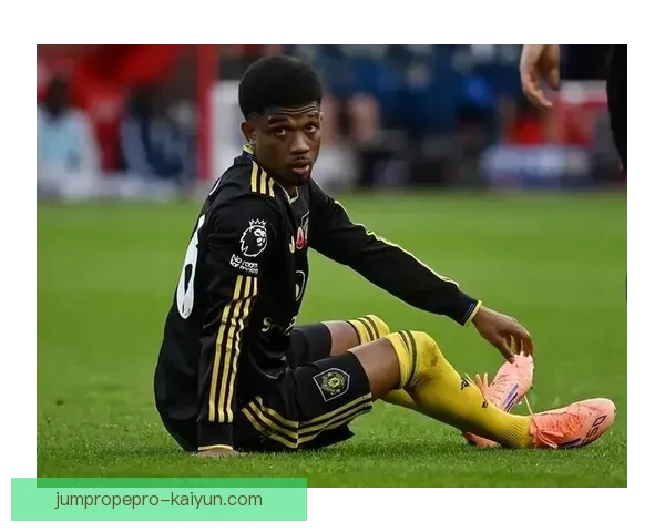 足球新星近期状态回暖，表现备受关注。