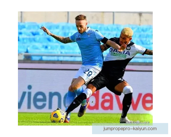 英超奥拉·阿伊纳状态回暖，近期表现备受关注