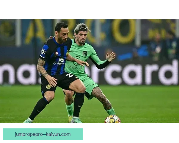 恰尔汗奥卢技术特点解析：传球精准定位球出色织能力稳健